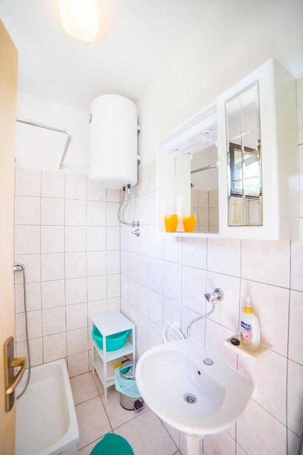 Apartment With Sea View Close To The Beach โพรไมนา ภายนอก รูปภาพ