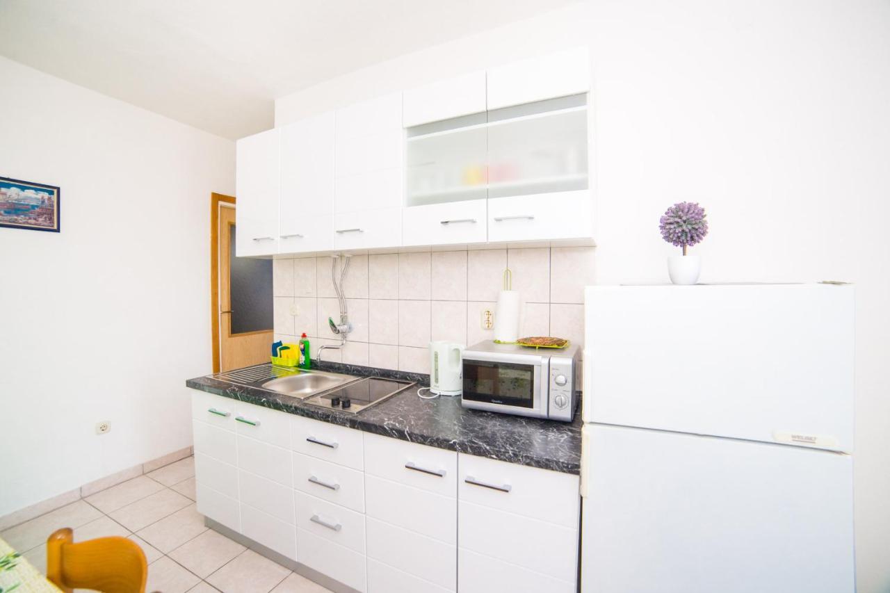 Apartment With Sea View Close To The Beach โพรไมนา ภายนอก รูปภาพ