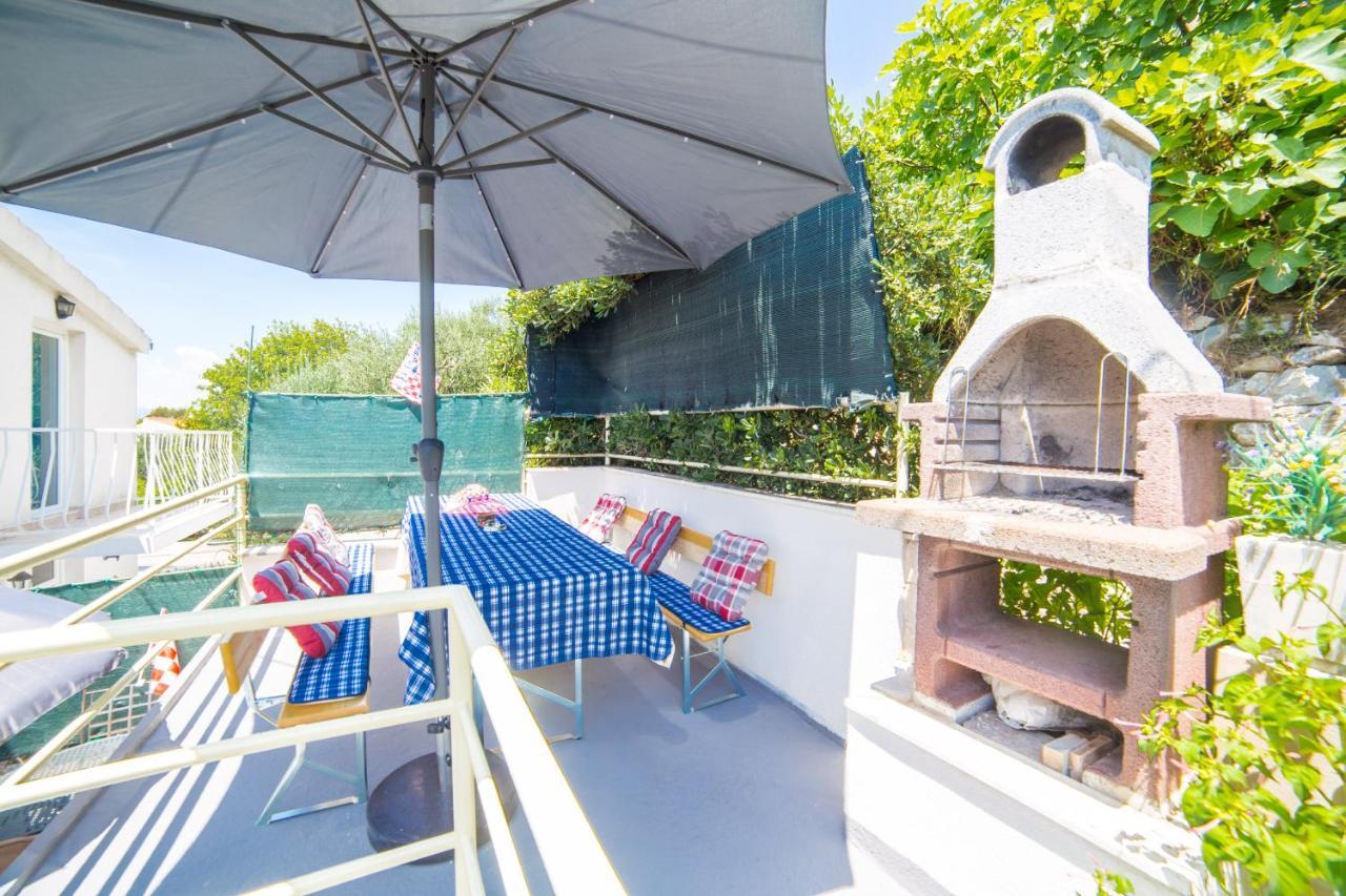 Apartment With Sea View Close To The Beach โพรไมนา ภายนอก รูปภาพ